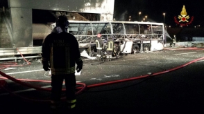 В ДТП с автобусом на севере Италии погибли 16 человек