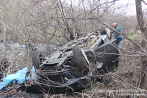 Դավթաշենի կամրջի տակ «Suzuki»-ն շրջվել է․ կա 1 զոհ (ֆոտոշարք)