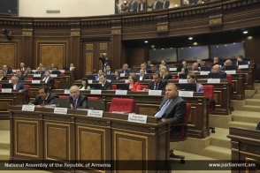 Парламент Армении принял самоотвод 3 депутатов от альянса «Царукян»