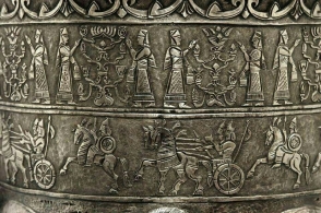 Ուրարտական դիցարանի մոտ յոթ տասնյակ դիցերից 14-ը կին էին