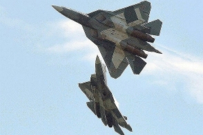 Минобороны РФ опубликовало видео полёта Су-57 в небе над Сирией