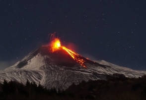 На итальянской Сицилии началось извержение крупнейшего в Европе действующего вулкана