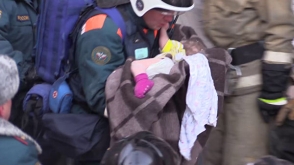 Ինչպես են Մագնիտոգորսկում ողջ մնացած 11 ամսական երեխայի հանում տան փլատակների տակից