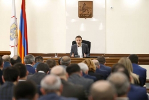 Внеочередное заседание Совета старейшин Еревана (прямой эфир)