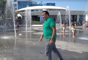 Սահակաշվիլին վազվզել է շատրվանների ջրի տակ (տեսանյութ)