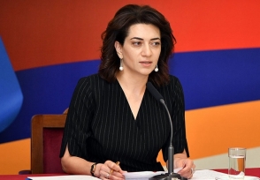 Супруга Никола Пашиняна обвинила армянские СМИ во лжи