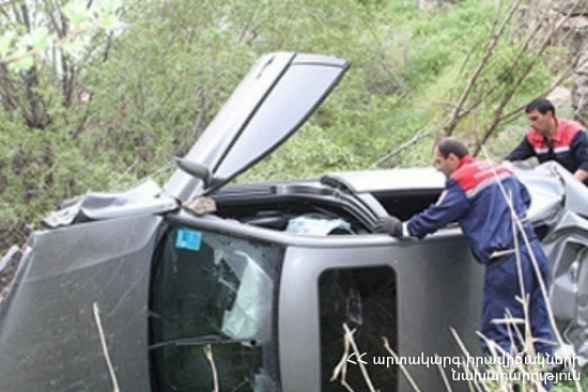 Ոստան գյուղի սկզբնամասում «ՎԱԶ-21010»–ը դուրս է եկել ճանապարհի երթևեկելի հատվածից և կողաշրջվել. կա տուժած