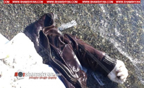 На пляже «Астхик» обнаружено тело мужчины с заклеенными скотчем ртом и руками