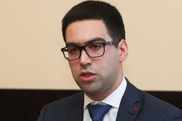 Ռուստամ Բադասյանն իր հարսանիքի քավորին խորհրդական է նշանակել