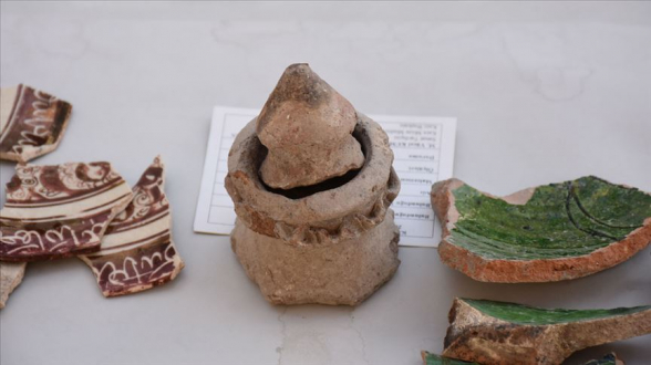 Անիի ավերակներում հայտնաբերվել են միջնադարյան խեցեգործական նմուշներ (լուսանկար)