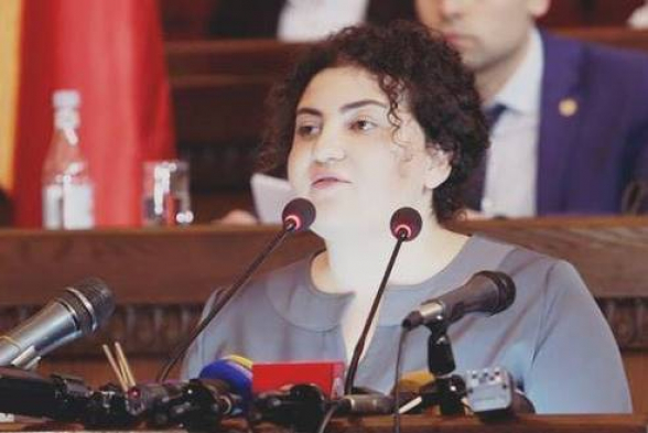 Հետո էլ կասեք՝ երկրում տիրում է սեր ու թավիշ