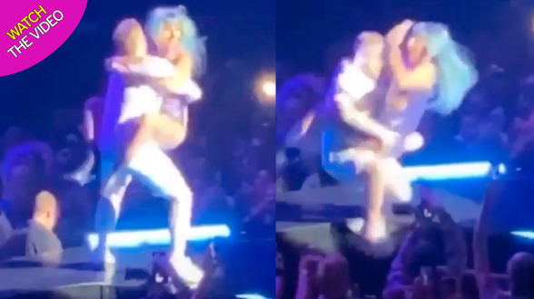 Леди Гага упала со сцены во время танца с фанатом