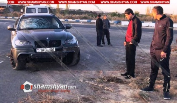 Արարատի մարզում. BMW X6–ի վթարից հետո ավտոմեքենայի վրայից հանել են համարանիշներն ու փորձել ավտոմեքենան դեպքի վայրից հեռացնել (տեսանյութ)