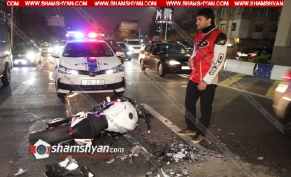 Երևանում բախվել են Porsche Cayenne-ն ու Suzuki մոտոցիկլը, վերջինս կողաշրջվել է. կա վիրավոր