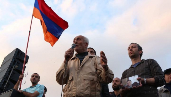 Աբաջյանի անունը հնչեցնում են նրանք, ովքեր հրապարակ բերեցին Աբաջյանի ֆեյք պապին