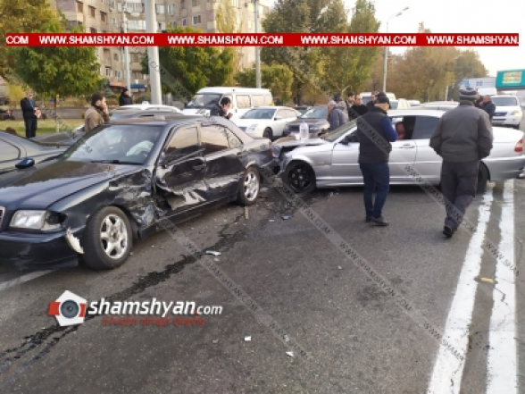 Երևանում բախվել են 3 BMW-ները, Kia-ն և Mercedes-ը. կա վիրավոր