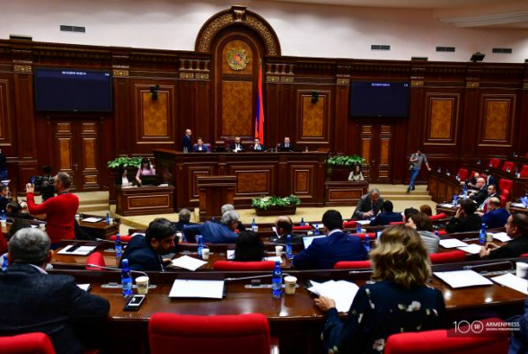 НС не приняло законопроект о признании должностей директора СНБ и начальника Полиции политическими
