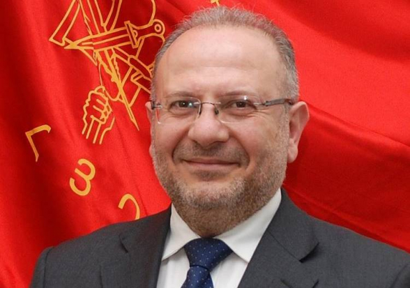 Լավ, դուք չեք հասկանո՞ւմ, որ մեր հետ այդպես խոսել չի կարելի