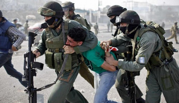 Израильские военные арестовали 11 палестинцев и изъяли оружие на Западном берегу