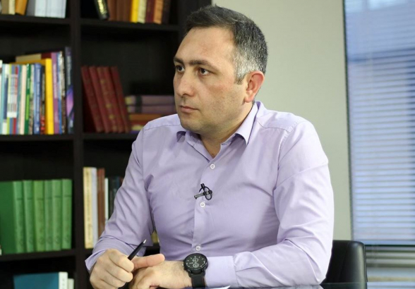 Մեկուկես տարի շարունակ պետական բյուջեն մսխում են ընտանեկան շքեղության վրա