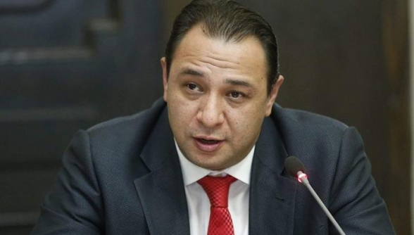 Այստեղ այցելուներին մուտքի մոտ դիմավորելու են ժպտերես կոկորդիլոսները