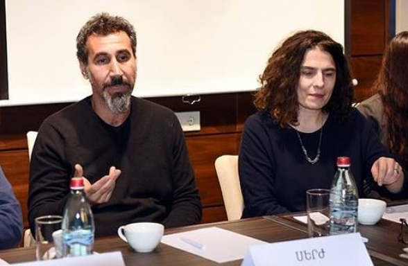 Սերժ և Արսինե, դուք տարիներ շարունակ ջանք ու եռանդ չեք խնայել բիբլիական մեղքերը Հայաստանում քարոզելու համար