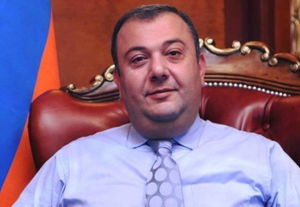 Ինչպես փլուզել Երկիրը ներսից... Զինված ուժեր, Եկեղեցի, Ընտանիք