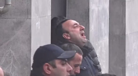 Հրայր Թովմասյանն արտասվել է՝ այցելելով Գեորգի Կուտոյանի մահվան դեպքի վայր