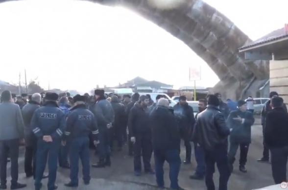 Акция протеста в селе Мхчян (видео)