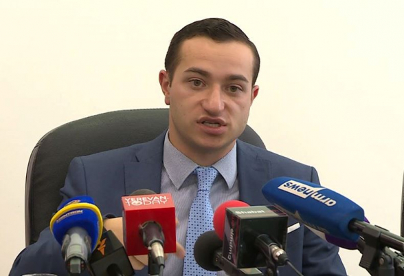 Անկեղծ ասած՝ ես էլ եմ այդ հարցը տալիս՝ ինչո՞ւ, էլի, ինչո՞ւ...