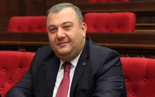 Մեկը լինի Նիկոլին հարցնի, այդ ո՞ր իրավական ակտով ես միանձնյա որոշում մինչև հուլիսի 1-ը հետաձգել սպանդանոցներում կենդանիների սպանդը