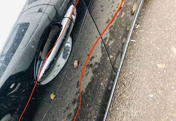 Վնասել են փաստաբան Ալեքսանդր Կոչուբաևի ավտոմեքենան (լուսանկար)