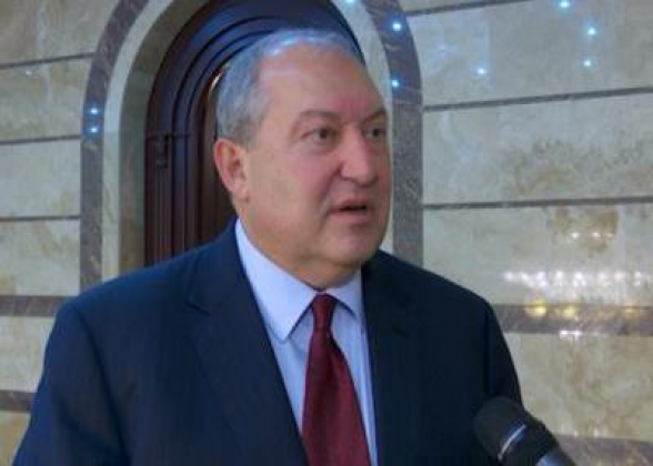 Ձեր կողմից սահմանադրական պարտականությունների կատարումից խուսափելը Ձեզ կդարձնի հակասահմանադրական այս վիճակի պատասխանատուն