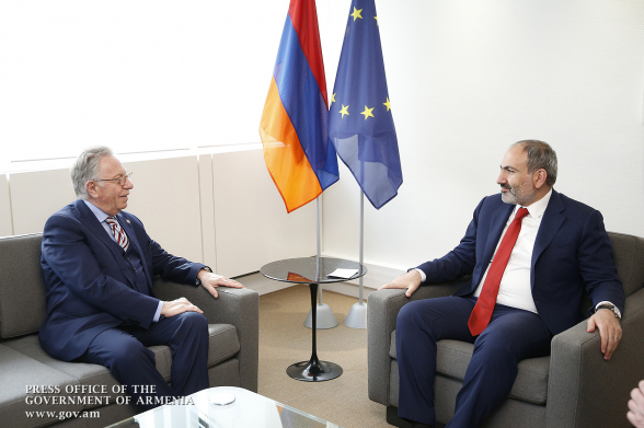 Հայաստանը գնում է դեպի ավտորիտարիզմ, «Դուխով»․ «168 ժամ»