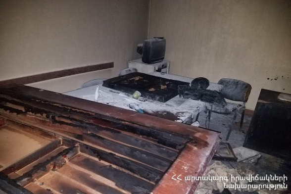 МЧС представил данные о пожаре в одном из корпусов здания Правительства РА