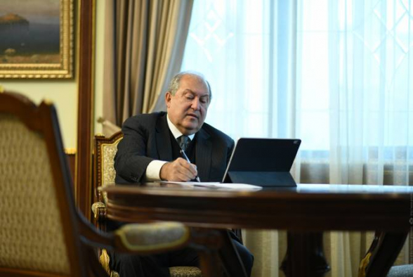 Армен Саркисян подписал спорные законопроекты
