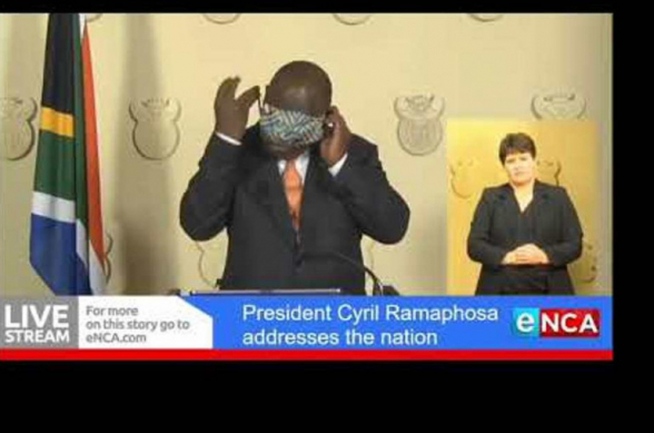 Президент ЮАР не смог надеть маску в прямом эфире