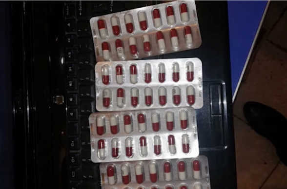 Երևանում բնակվող ամուսինները ապօրինի ձեռք են բերել և իրենց դեղատանը վաճառել լիրիկա հոգեմետ դեղահաբեր, նրանք ձերբակալվել են (տեսանյութ)