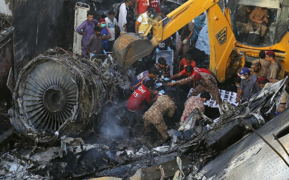 Стало известно о еще одной возможной причине авиакатастрофы в Пакистане