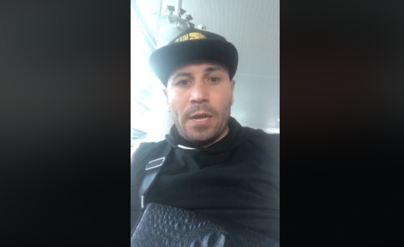 Պարոն վարչապետ, սա ճիշտ չէ, ոչ հաց կա, ոչ՝ ջուր. աշխարհահռչակ հայ մարզիկը չի կարողանում դուրս գալ օդանավակայանից (տեսանյութ)