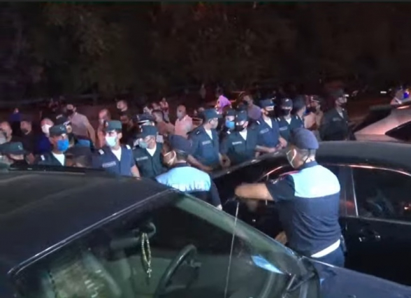 Гагик Царукян вышел из здания Службы национальной безопасности Армении (видео)