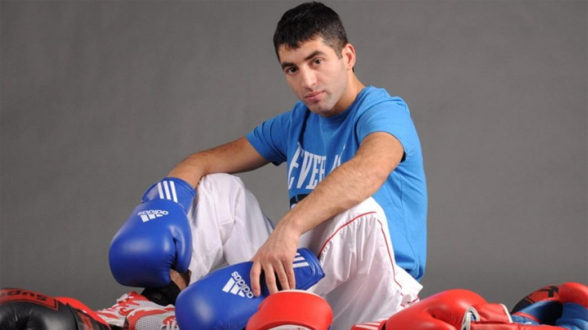 Российский боксер Алоян проведет претендентский бой 15 октября