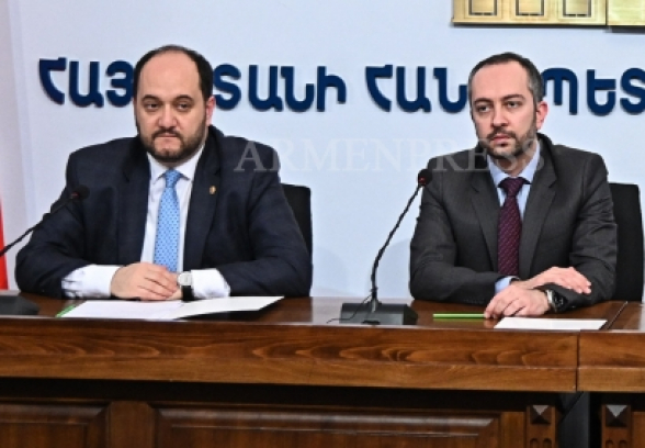 ՔՊ համագումարի ժամանակ Էդուարդ Աղաջանյանն ասում էր, որ Արայիկ Հարությունյանը կուսակցության հաշվին աշխատավարձ է ստացել և տապալել է իր աշխատանքը