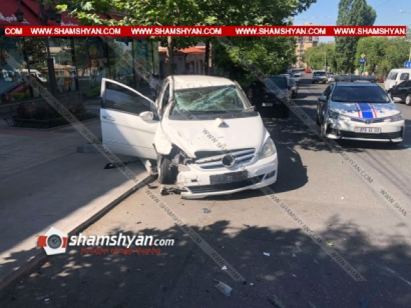 Երևանում բախվել են Volkswagen Polo-ն ու Mercedes-ը. վերջինս մի քանի պտույտ շրջվել է. կա վիրավոր
