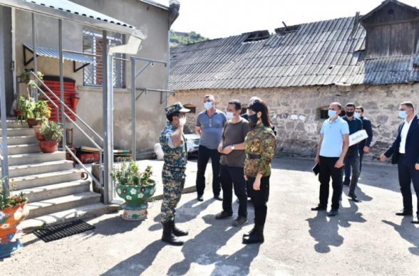 Կնոջ նկատմամբ երկու մոտեցում կա՝ հարգել իրական կյանքում կամ հարգանքի փոխարեն իր «տեղը» ցույց տալ․ Աննա Հակոբյանը՝ ԱԻՆ աշխատակցի կողմից իրեն պատվի առնելու դրվագի մասին (տեսանյութ)