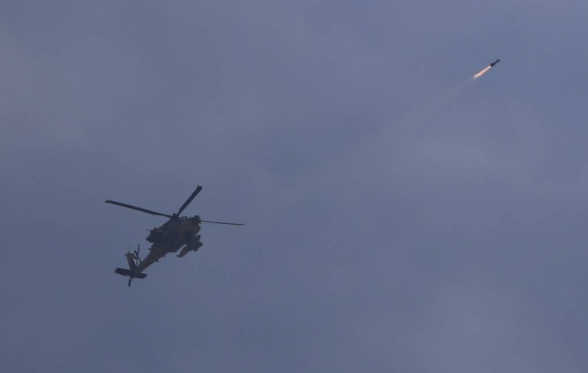 Израильские вертолеты атаковали военные цели на юге Сирии
