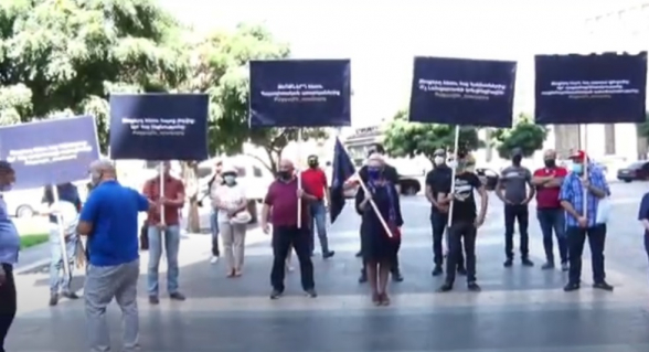 Акция протеста с требованием отставки правительства (прямой эфир)