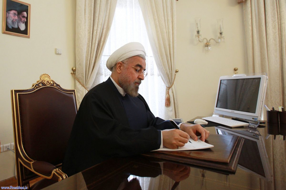 Роухани заявил об отмене религиозных мероприятий в Иране в начале октября из-за пандемии