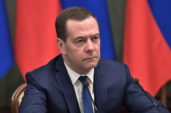 Медведев призвал остановить военные действия в Карабахе во избежание региональной катастрофы