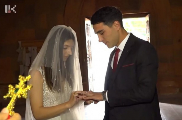 Свадьба во время войны: в Арцахе состоялась церемония бракосочетания